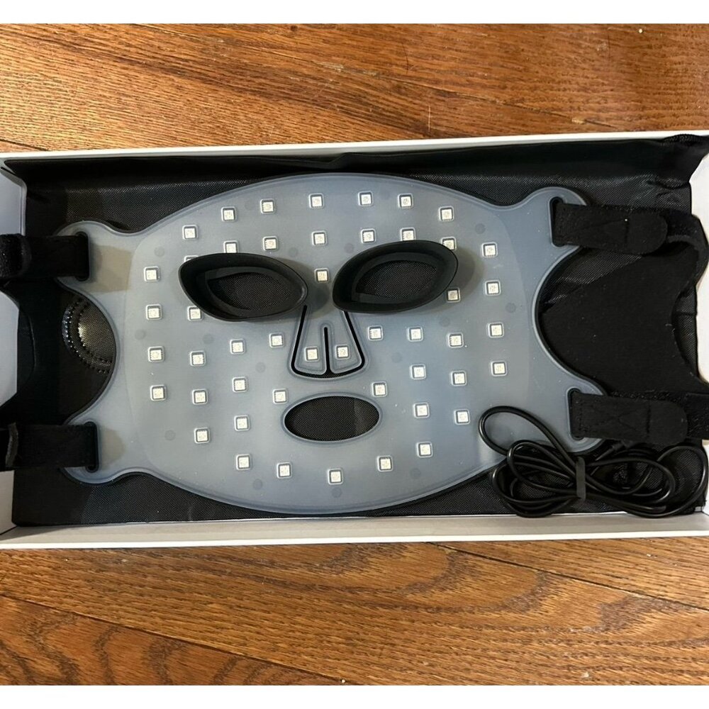 Numiere Time Keeper Wrinkle Reducing LED Face Mask - Picture 4 of 4